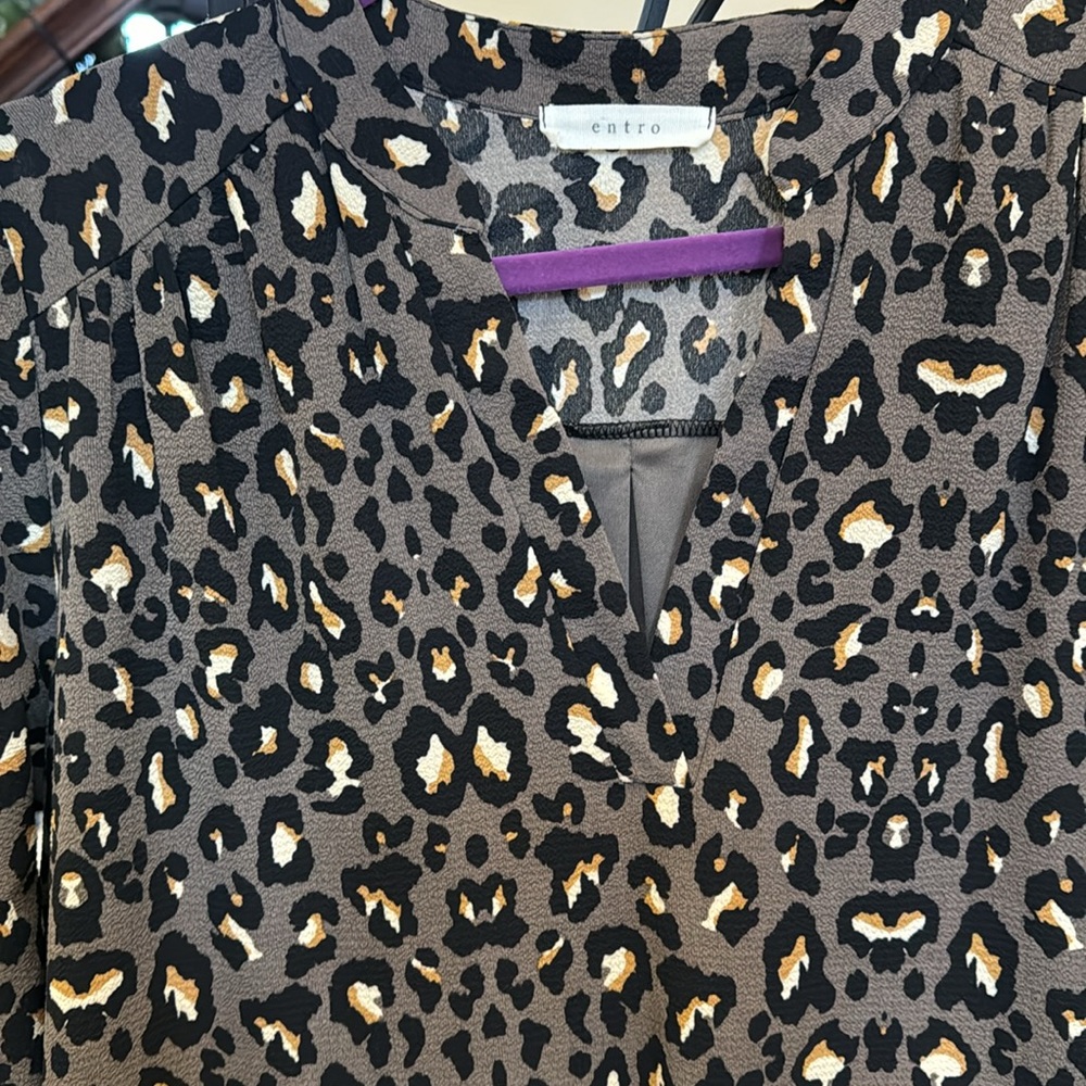 Entro Dress- Women’s Medium *Fits like Large - Picture 2 of 4